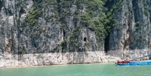 Hanging Coffin Cave