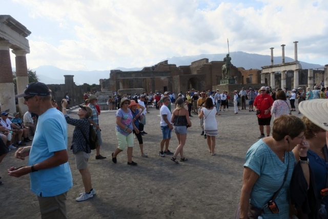 Other than the clothes, the main square probably looked a lot like this back in the day.